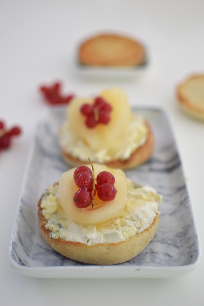 Les muffins anglais au bleu, miel et poire | LovaLinda | Blog Cuisine Recettes Photos Marseille